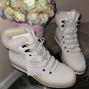 Aspen Women's White Water-Resistant Lace-Up Winter Boots